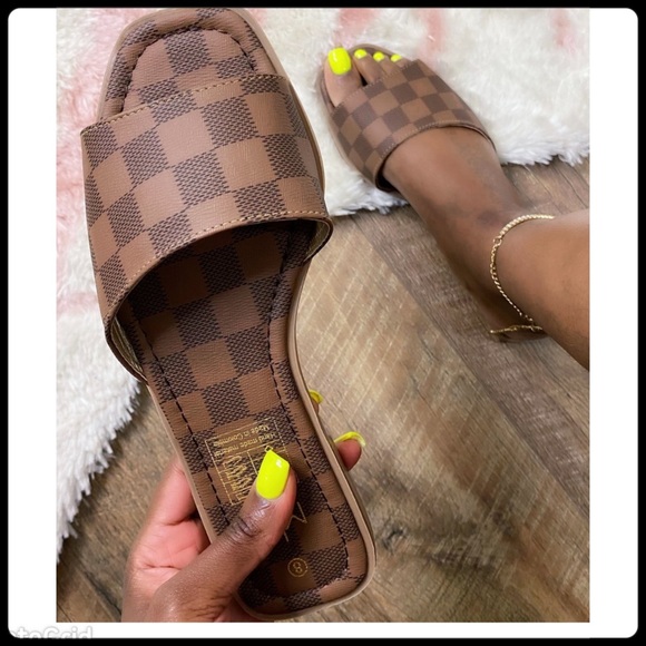 Shoes - Fashions Slides